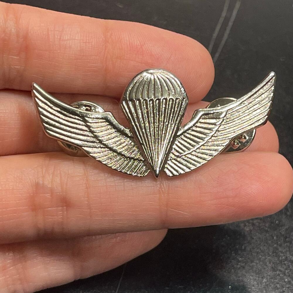 U.S. Army Breast Badge Chilean Parachutist Foreign Jump Wings